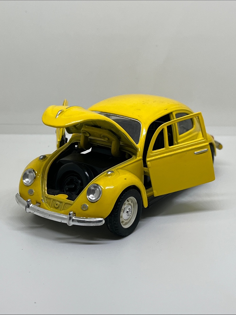 1967 Classic Volkswagen Yellow Beetle Toy Car - Picture 2 of 5